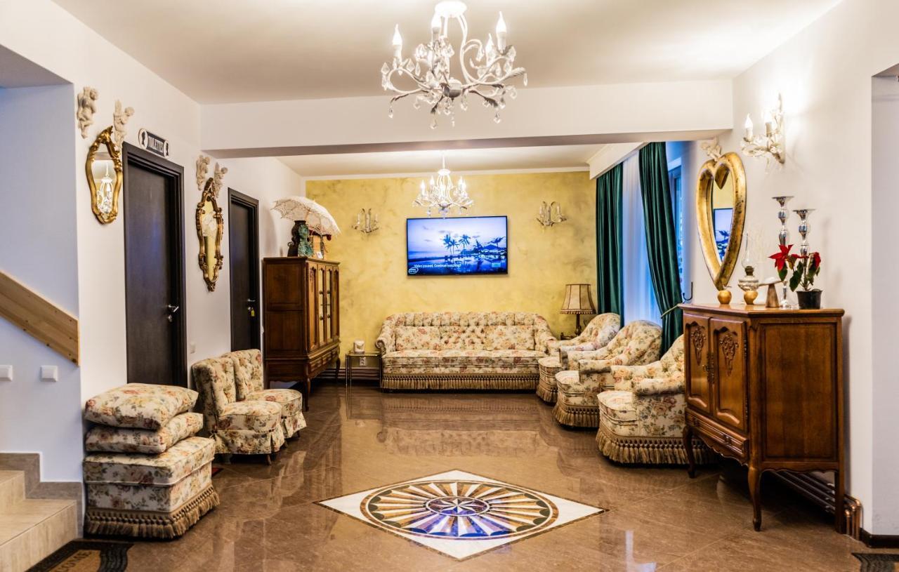 Pensiunea Luna Buşteni Esterno foto